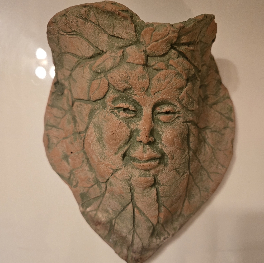 GENEROSITY POCKET - WILLOW Pottery Wall Planter